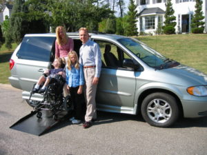 niños discapacitados, silla de ruedas, vehículo adaptado, Rehatrans, Pepe VARELA