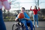 Baloncesto infantil silla de ruedas